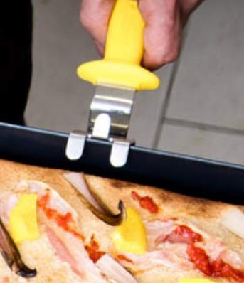 Pizza Baking Pan Gripper